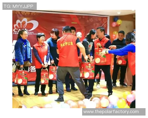 球员拍卖比赛球衣助力社区足球场建设传递爱心与希望